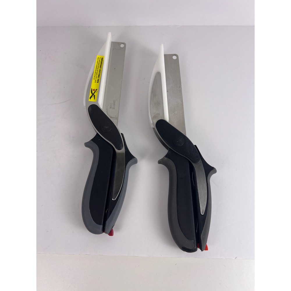2-Clever Cutter 2-in-1 knife and cutting board kitchen scissors. Chops & Slices